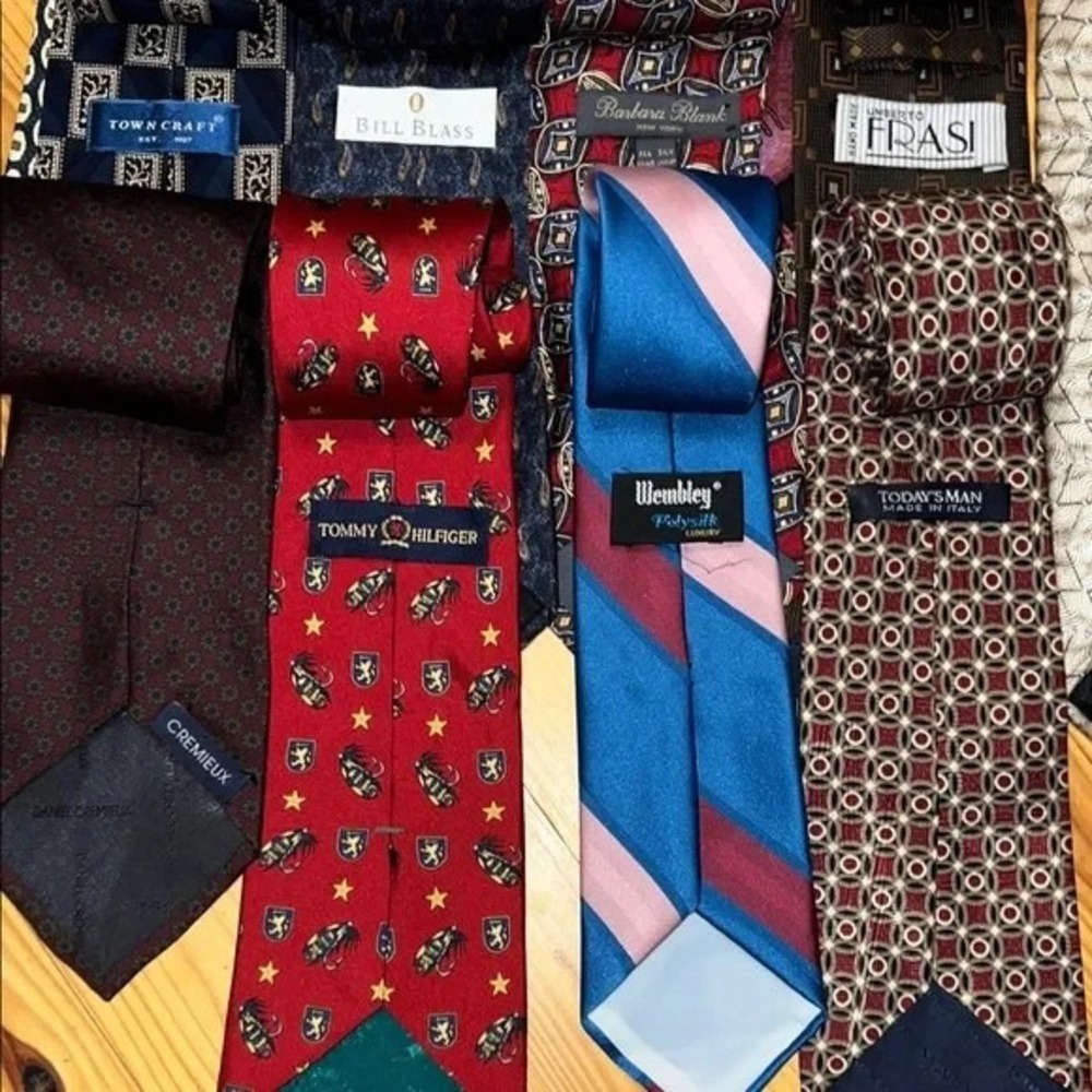 Assorted Men's Tie Collection - Lot of 13 - Picture 6 of 7